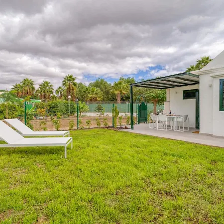 Nuevo Con Jardín Y Piscina/ Newly Renovated With Private Garden&swimming Pool Сasa de vacaciones Maspalomas (Gran Canaria)